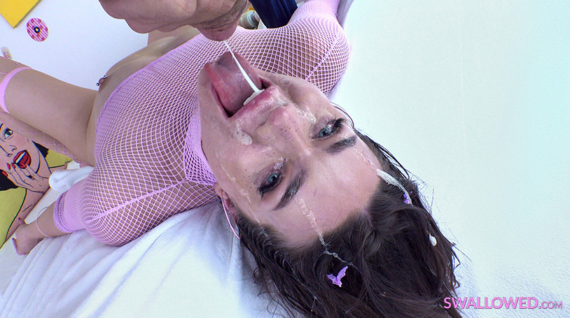 Maddie’s wet and wild Bj